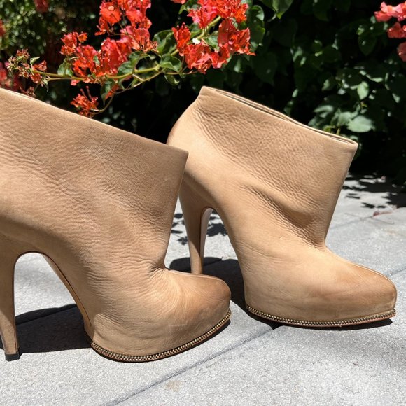 Givenchy booties 39 1/2 (probably US 8.5) - Picture 2 of 5